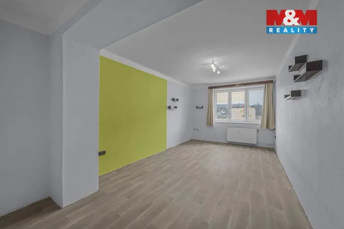 Prodej bytu 2+1, Hostinné, Sídliště, 52 m2