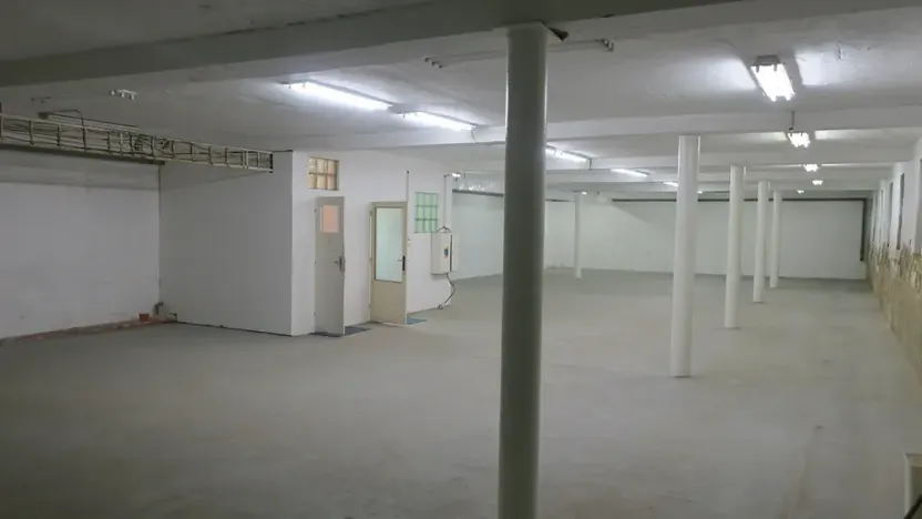 Prodej výrobních prostor, Luhačovice, 1700 m2