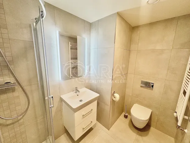 Pronájem bytu 1+kk, Praha - Hloubětín, Poděbradská, 32 m2