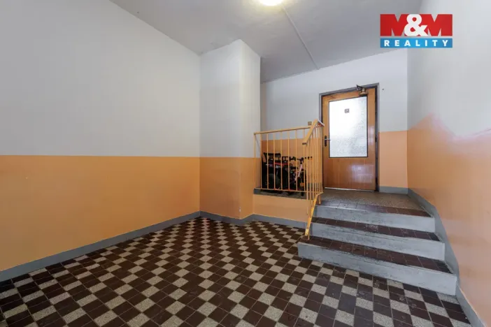 Prodej bytu 1+1, Loket, Sportovní, 38 m2