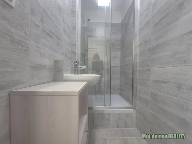 Pronájem bytu 1+kk, Praha - Braník, Vavřenova, 28 m2