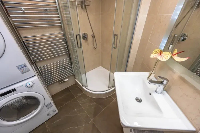 Pronájem bytu 2+kk, Praha, Tyršova, 56 m2