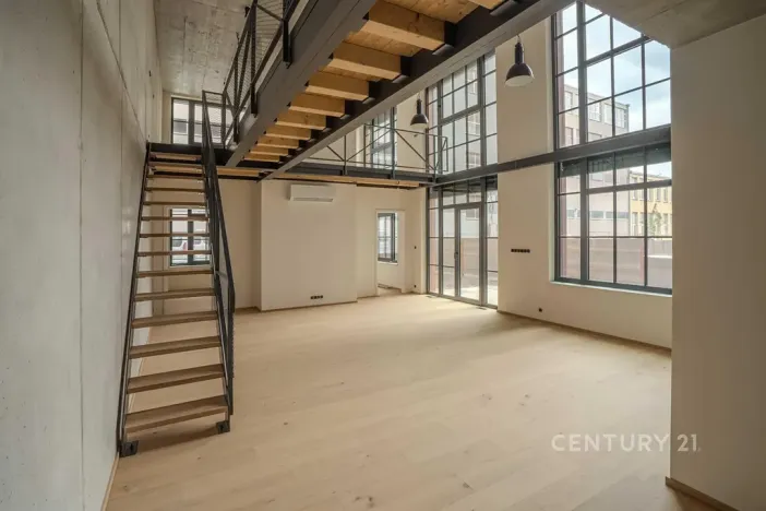 Prodej atypického bytu, Praha - Vysočany, Kolbenova, 181 m2