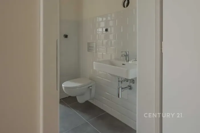 Prodej atypického bytu, Praha - Vysočany, Kolbenova, 181 m2