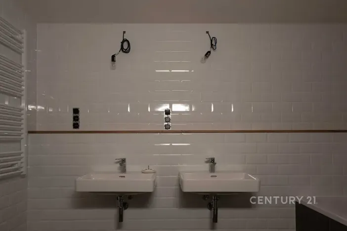 Prodej atypického bytu, Praha - Vysočany, Kolbenova, 181 m2