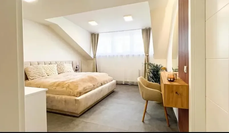Pronájem bytu 2+kk, Praha - Smíchov, Arbesovo náměstí, 74 m2