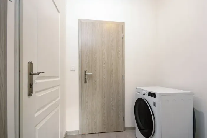 Pronájem bytu 2+kk, Praha - Vršovice, Košická, 36 m2