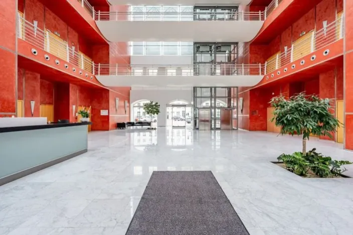 Pronájem kanceláře, Praha - Karlín, Křižíkova, 489 m2
