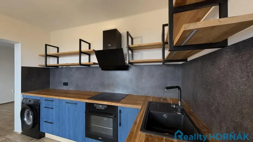 Prodej bytu 4+1, Stádlec, 83 m2