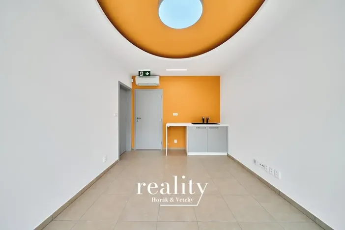 Pronájem kanceláře, Znojmo, Jarošova, 19 m2