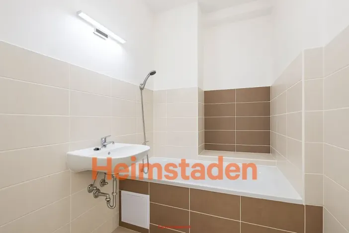 Pronájem bytu 2+1, Karviná - Nové Město, tř. Osvobození, 57 m2