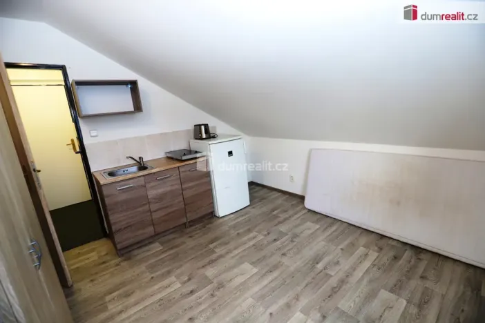 Pronájem bytu 1+kk, Karlovy Vary - Rosnice, 20 m2