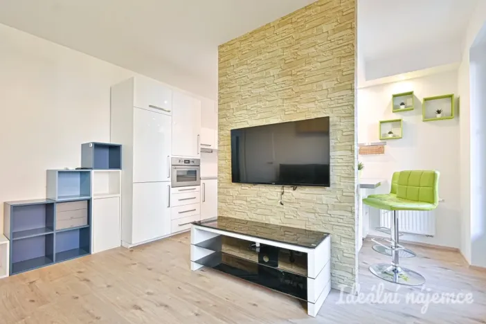 Pronájem bytu 2+kk, Brno, Mojmírovo náměstí, 44 m2