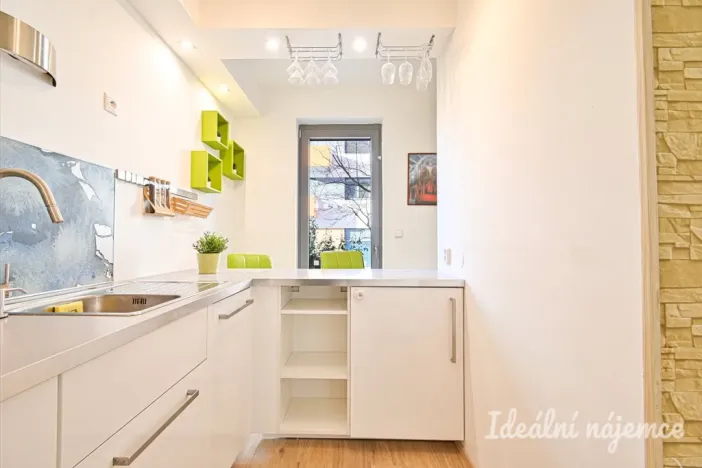 Pronájem bytu 2+kk, Brno, Mojmírovo náměstí, 44 m2