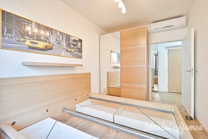 Pronájem bytu 2+kk, Brno, Mojmírovo náměstí, 44 m2