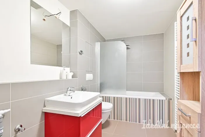 Pronájem bytu 2+kk, Brno, Mojmírovo náměstí, 44 m2