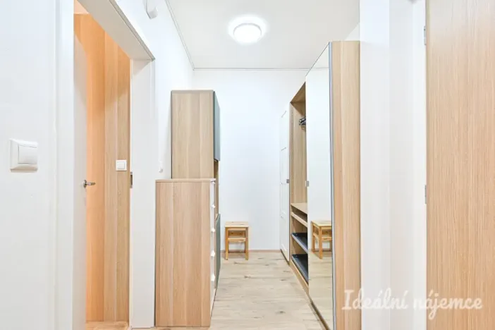 Pronájem bytu 2+kk, Brno, Mojmírovo náměstí, 44 m2