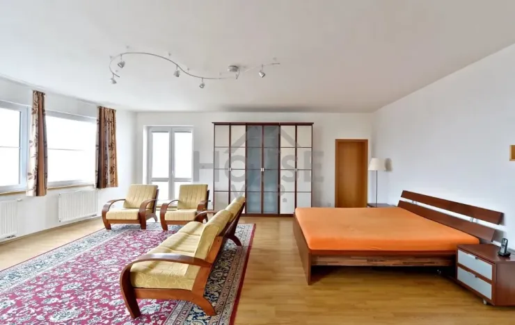 Pronájem kanceláře, Praha - Smíchov, Nový Zlíchov, 839 m2