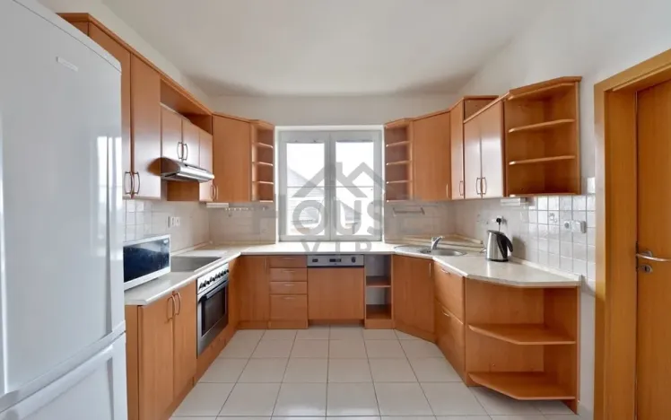 Pronájem kanceláře, Praha - Smíchov, Nový Zlíchov, 839 m2