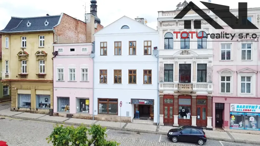 Prodej rodinného domu, Broumov, Mírové náměstí, 500 m2