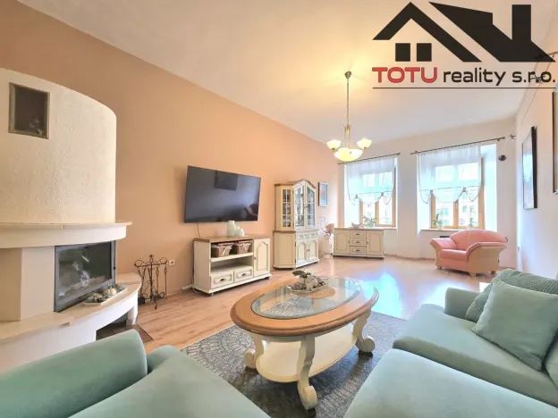 Prodej rodinného domu, Broumov, Mírové náměstí, 500 m2