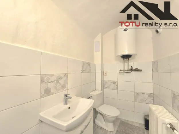 Prodej rodinného domu, Broumov, Mírové náměstí, 500 m2