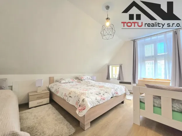 Prodej rodinného domu, Broumov, Mírové náměstí, 500 m2