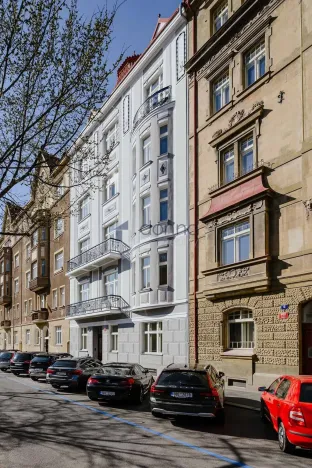 Prodej bytu 2+kk, Praha, Na výšinách, 47 m2