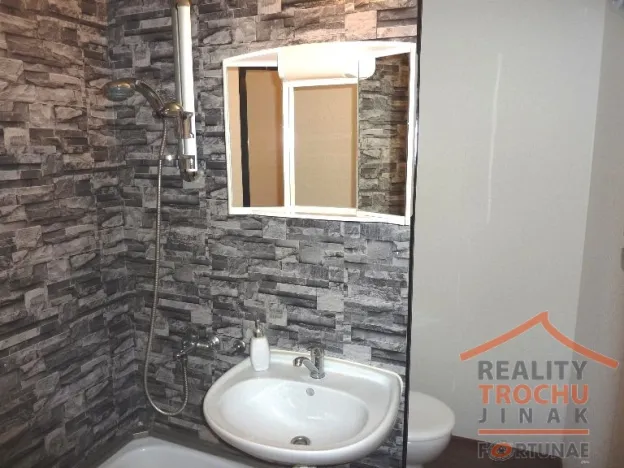 Pronájem bytu 1+1, Chrudim, Na Větrníku, 43 m2