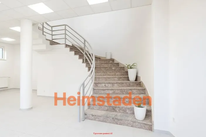 Pronájem obchodního prostoru, Havířov - Město, nám. Republiky, 376 m2