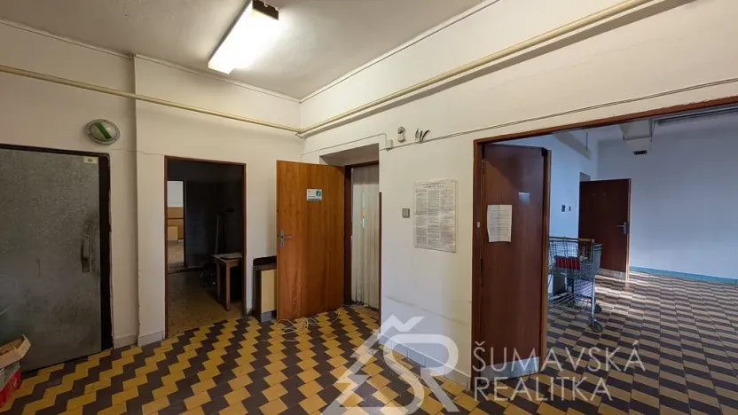 Prodej obchodního prostoru, Předslav, 494 m2