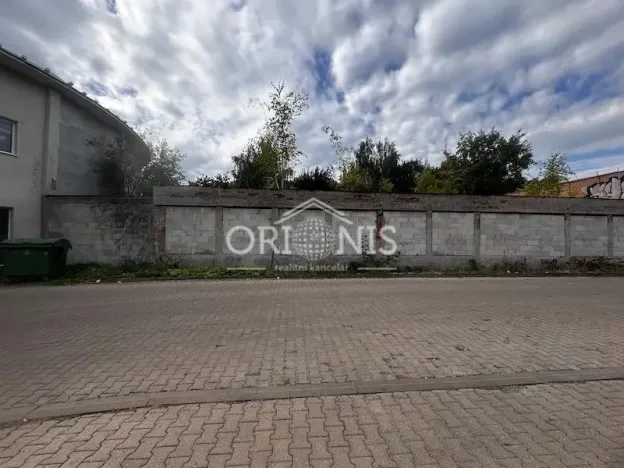 Prodej komerčního pozemku, Chomutov, Bezručova, 1120 m2