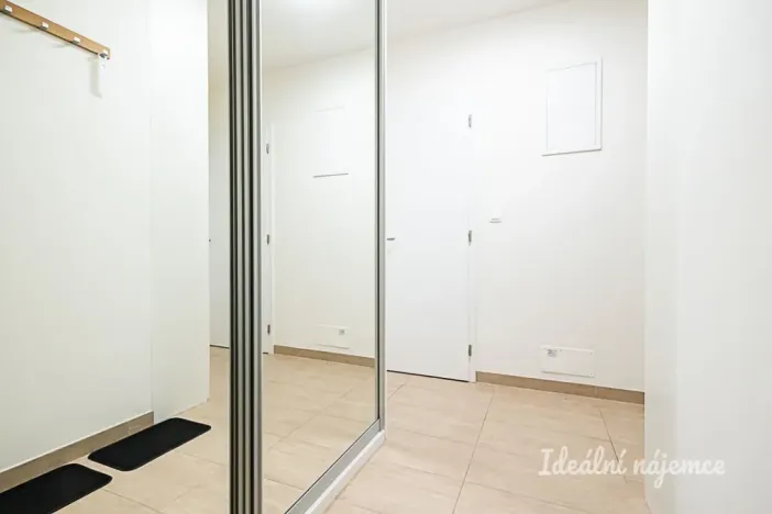 Pronájem bytu 2+kk, Praha - Vysočany, Strnadových, 59 m2