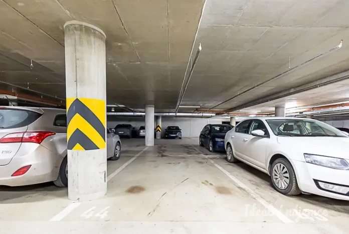 Pronájem bytu 2+kk, Praha - Vysočany, Strnadových, 59 m2