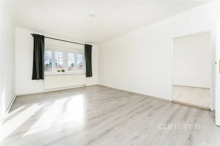 Pronájem bytu 2+kk, Praha, Biskupcova, 48 m2