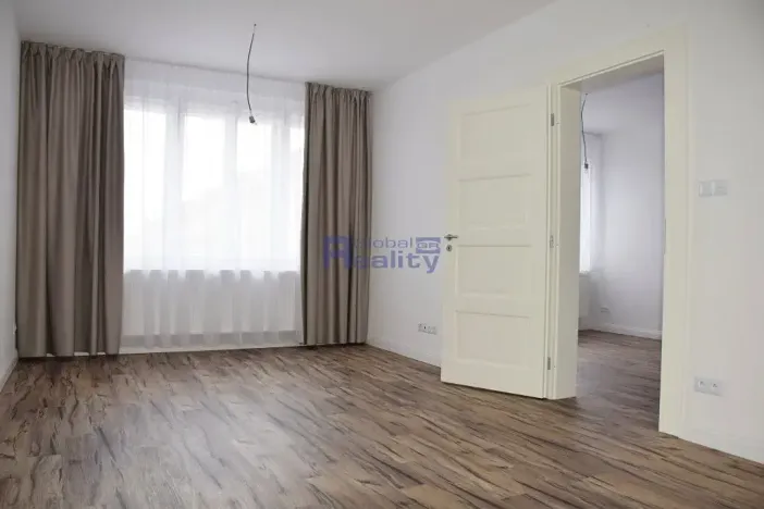 Pronájem bytu 2+kk, Pardubice, Staňkova, 58 m2