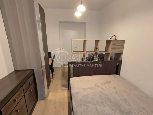 Pronájem bytu 1+kk, Praha - Košíře, U Tyrše, 33 m2
