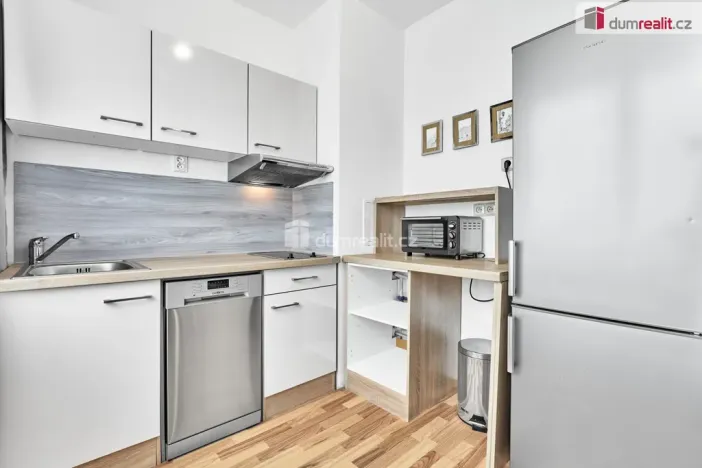 Prodej bytu 2+kk, Karlovy Vary - Bohatice, Dubová, 43 m2