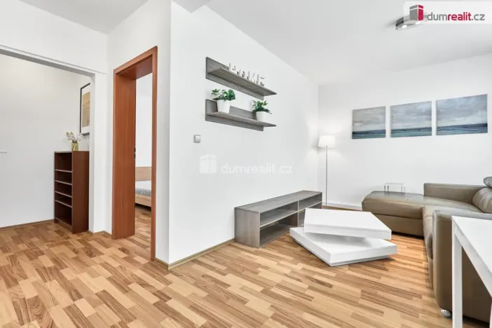 Prodej bytu 2+kk, Karlovy Vary - Bohatice, Dubová, 43 m2
