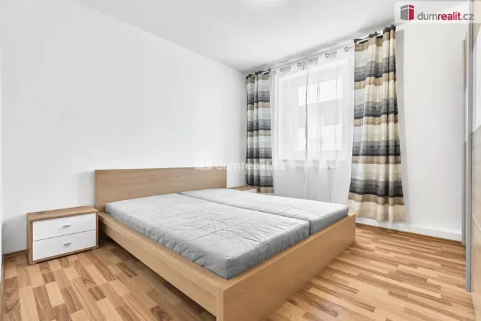 Prodej bytu 2+kk, Karlovy Vary - Bohatice, Dubová, 43 m2
