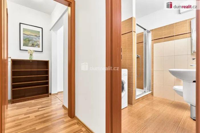 Prodej bytu 2+kk, Karlovy Vary - Bohatice, Dubová, 43 m2