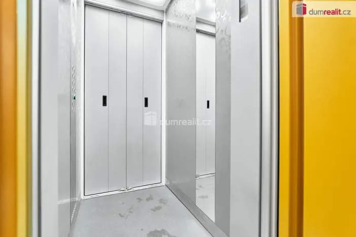 Prodej bytu 1+1, Kraslice, Hradební, 36 m2