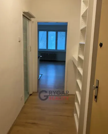 Pronájem bytu 1+kk, Praha - Braník, Jeremenkova, 31 m2