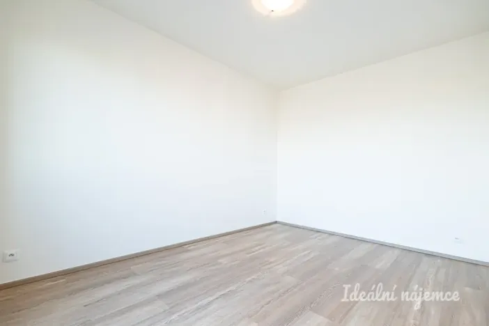 Pronájem bytu 2+kk, Praha, Poděbradská, 53 m2