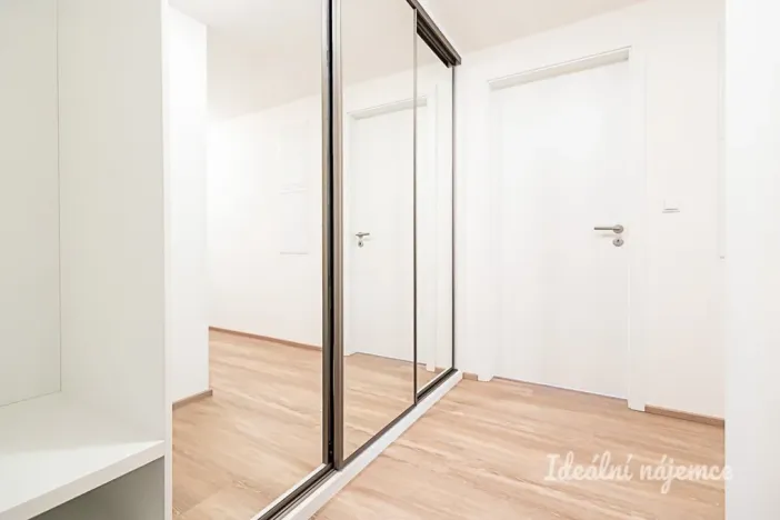 Pronájem bytu 2+kk, Praha, Poděbradská, 53 m2