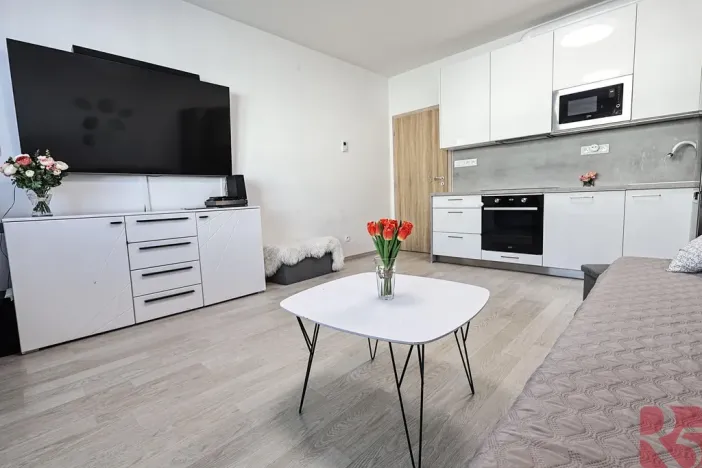 Pronájem bytu 2+kk, Praha - Uhříněves, Karla Guta, 50 m2