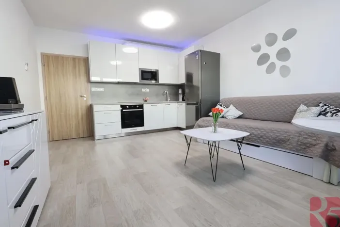 Pronájem bytu 2+kk, Praha - Uhříněves, Karla Guta, 50 m2