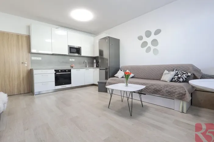 Pronájem bytu 2+kk, Praha - Uhříněves, Karla Guta, 50 m2