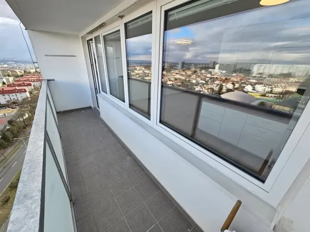 Pronájem bytu 1+kk, Praha - Kobylisy, Paláskova, 33 m2