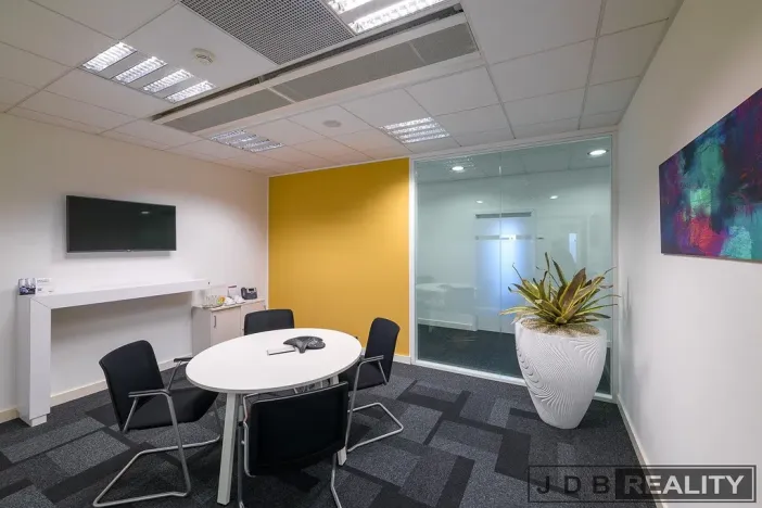 Pronájem kanceláře, Praha - Karlín, Rohanské nábřeží, 25 m2